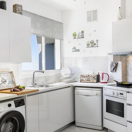 Lovely 3-bedroom In Prokymea Court Appartement *
